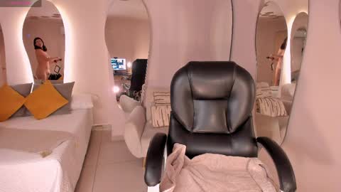 Amber  online show from 5, 4, 2026