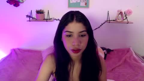 Snapshot of amberjeong chatting on 22, 12, 2024 Amber Jeong online show from 22, 12, 2024