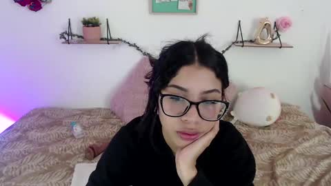 Snapshot of amberjeong chatting on 2, 1, 2025 Amber Jeong online show from 2, 1, 2025