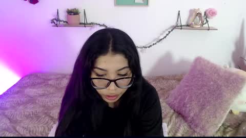 Snapshot of amberjeong chatting on 8, 1, 2025 Amber Jeong online show from 8, 1, 2025