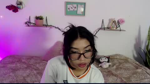 Snapshot of amberjeong chatting on 9, 1, 2025 Amber Jeong online show from 9, 1, 2025