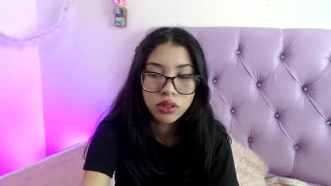 Snapshot of amberjeong chatting on 26, 1, 2025 Amber Jeong online show from 26, 1, 2025