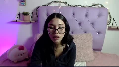 Snapshot of amberjeong chatting on 4, 2, 2025 Amber Jeong online show from 4, 2, 2025