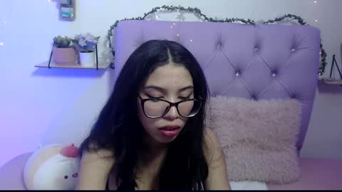 Snapshot of amberjeong chatting on 5, 2, 2025 Amber Jeong online show from 5, 2, 2025