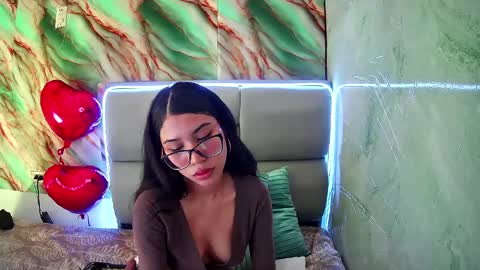 Snapshot of amberjeong chatting on 8, 2, 2025 Amber Jeong online show from 8, 2, 2025