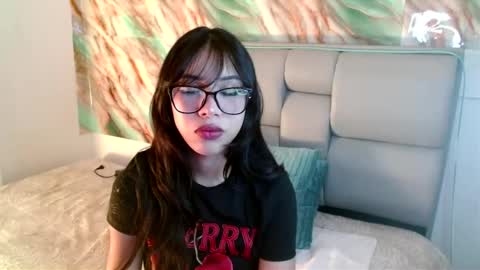 Snapshot of amberjeong chatting on 1, 3, 2025 Amber Jeong online show from 1, 3, 2025