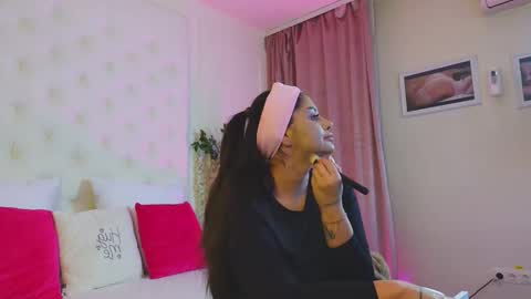 Amberseyes online show from 3, 3, 2026