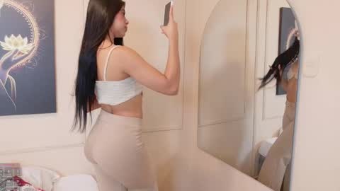 Snapshot of ambersfoxx chatting on 26, 11, 2025 ambers online show from 26, 11, 2025