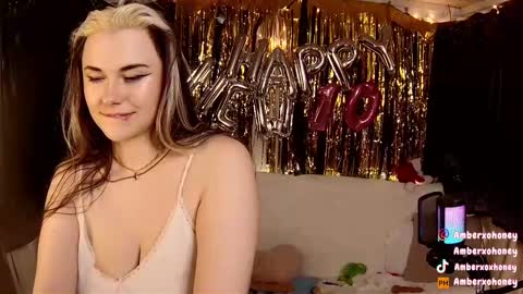 Snapshot of amberxoxhoney chatting on 29, 12, 2024 Amber Honey online show from 29, 12, 2024