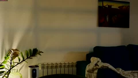 Snapshot of ambientmoon chatting on 23, 7, 2026 Moon inst 4mbientmoon online show from 23, 7, 2026