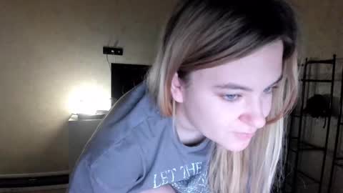 Snapshot of ambrosia__ chatting on 30, 9, 2025 ambrosia__ online show from 30, 9, 2025