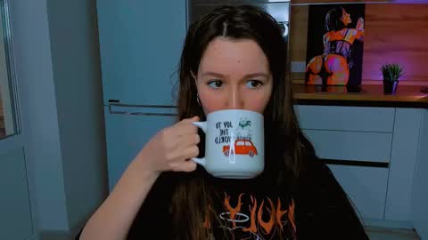 Snapshot of ameli_moon chatting on 4, 3, 2025 Eileen online show from 4, 3, 2025