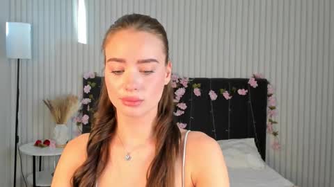 Snapshot of ameli_povilainn chatting on 2, 10, 2025 Ameli online show from 2, 10, 2025