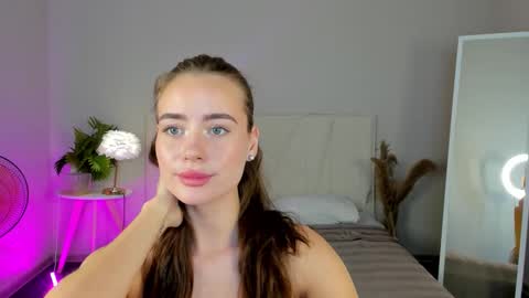 Snapshot of ameli_povilainn chatting on 8, 10, 2025 Ameli online show from 8, 10, 2025