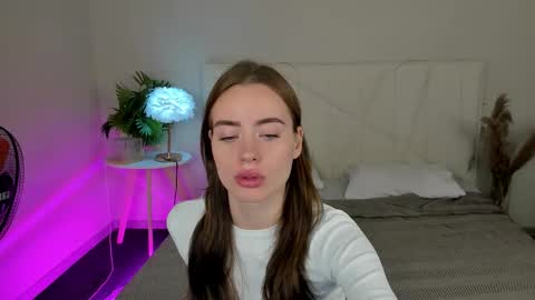 Snapshot of ameli_povilainn chatting on 14, 10, 2025 Ameli online show from 14, 10, 2025