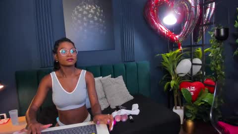 Amelia Adams online show from 20, 2, 2025