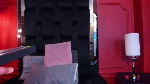 Amelia Adams online show from 25, 11, 2025