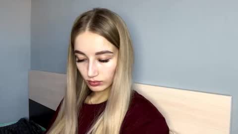 Snapshot of ameliaduraku chatting on 24, 9, 2025 Catherine online show from 24, 9, 2025