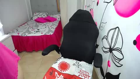 Snapshot of ameliarizo chatting on 18, 9, 2025 Amelia online show from 18, 9, 2025