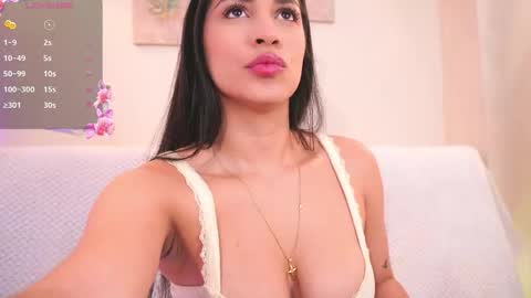 Snapshot of amelie_leigh chatting on 9, 9, 2025 Alejandra online show from 9, 9, 2025