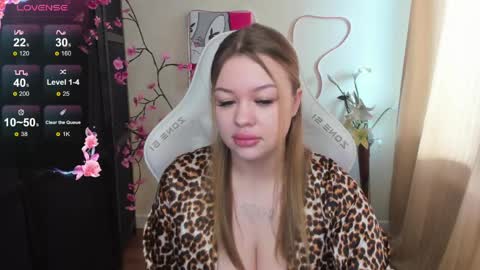 Snapshot of ameliepeach chatting on 17, 5, 2026 Amelie online show from 17, 5, 2026