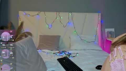 Snapshot of ameliia_castro chatting on 5, 12, 2024 Ameliia castro online show from 5, 12, 2024