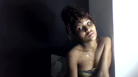 amelisy20005 online show from 21, 4, 2026