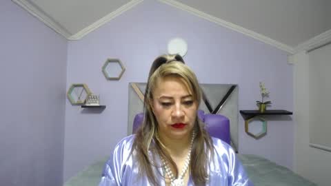 Amell Thomson online show from 28, 12, 2024