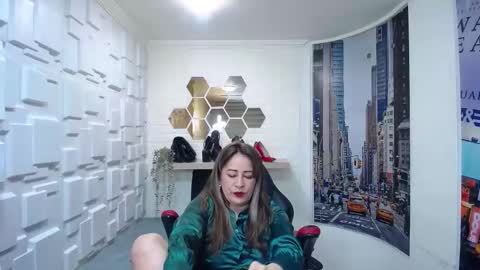 Amell Thomson online show from 16, 10, 2025