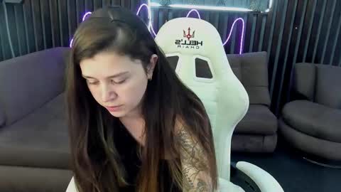 Snapshot of amellymillyy chatting on 15, 9, 2025 amellymillyy online show from 15, 9, 2025