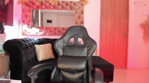          online show from 13, 4, 2026