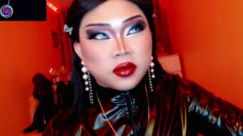 Snapshot of amiadoll chatting on 25, 7, 2026 Queen Mireska online show from 25, 7, 2026