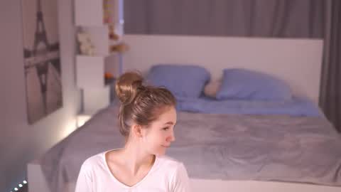 Snapshot of amillygil chatting on 23, 11, 2025 Emily online show from 23, 11, 2025