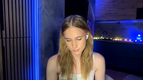 Snapshot of amily_sunray chatting on 19, 5, 2026 Amily online show from 19, 5, 2026