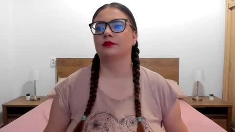 Amira Vyxen online show from 8, 10, 2025