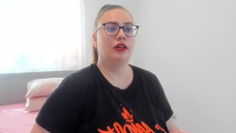 Snapshot of amiravyxen chatting on 9, 7, 2026 Amira Vyxen online show from 9, 7, 2026