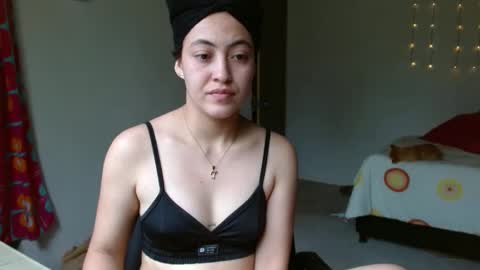 Snapshot of amitlu_ chatting on 21, 2, 2025 amitlu_ online show from 21, 2, 2025