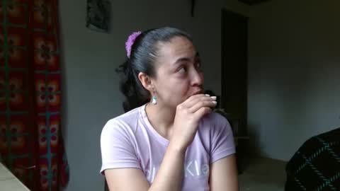 Snapshot of amitlu_ chatting on 12, 3, 2025 amitlu_ online show from 12, 3, 2025