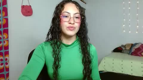 Snapshot of amitlu_ chatting on 20, 10, 2025 amitlu_ online show from 20, 10, 2025