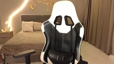 Ammy  dont forget to thumbs up me  online show from 15, 12, 2025