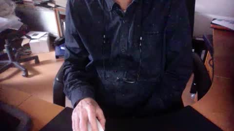 Amor2200 online show from 7, 1, 2025