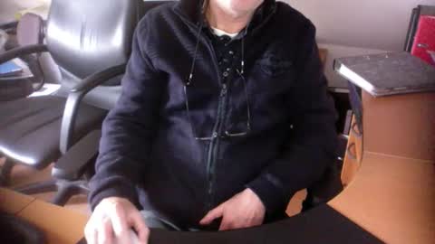 Amor2200 online show from 4, 2, 2025