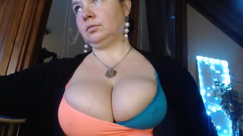 Snapshot of amorelara chatting on 3, 12, 2024 amorelara online show from 3, 12, 2024