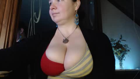 Snapshot of amorelara chatting on 16, 2, 2025 amorelara online show from 16, 2, 2025