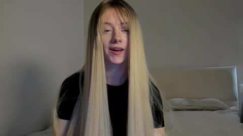 Snapshot of amy1_1 chatting on 12, 10, 2025 amy1_1 online show from 12, 10, 2025