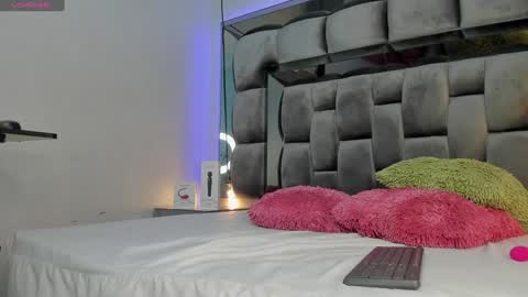 Snapshot of amy_bubble chatting on 21, 1, 2025 Bel online show from 21, 1, 2025