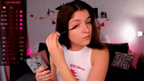 Snapshot of amy_cute_cat chatting on 6, 11, 2025 Amy online show from 6, 11, 2025