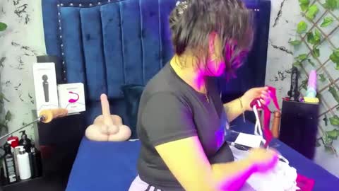 Amy Hoy69 online show from 19, 3, 2026