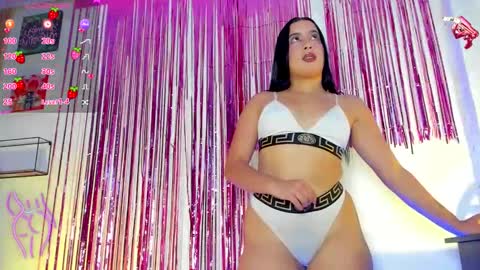 Snapshot of amy_leah_ chatting on 13, 10, 2025 amy_leah_ online show from 13, 10, 2025