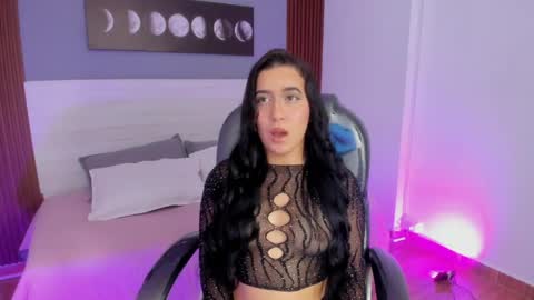 Snapshot of amy_leah_ chatting on 22, 4, 2026 amy_leah_ online show from 22, 4, 2026